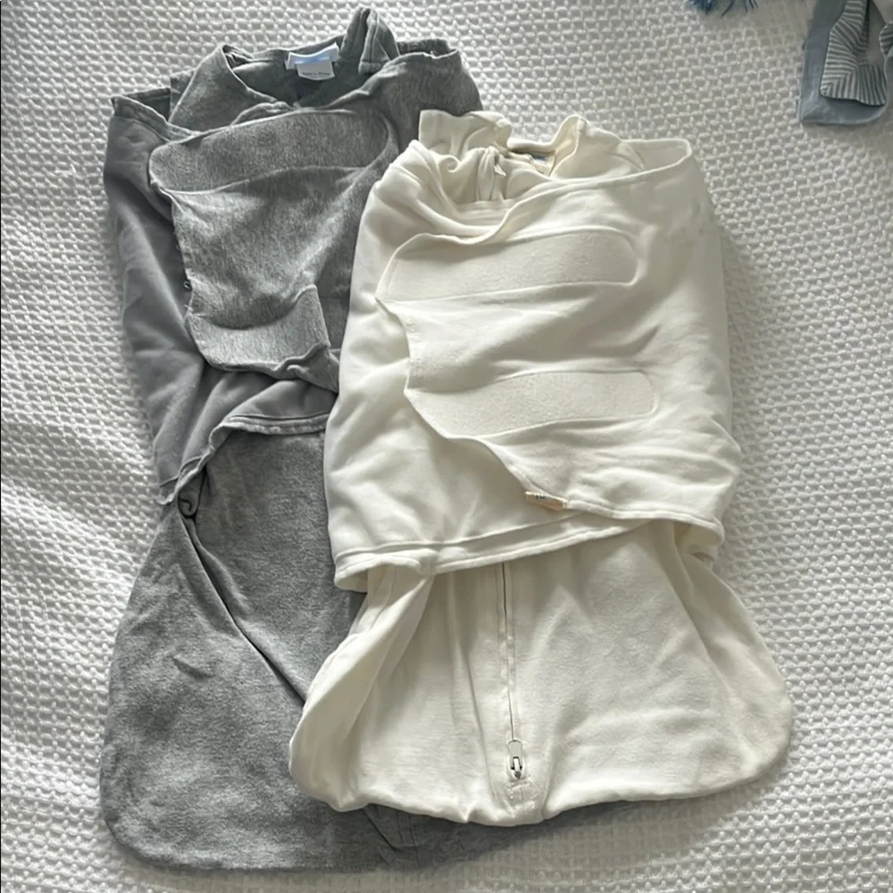 Great condition HALO swaddles in size NB and small - Picture 1 of 3